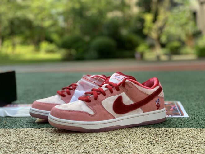 Nike SB Dunk Low StrangeLove Skateboards (Special Box) - Image 10