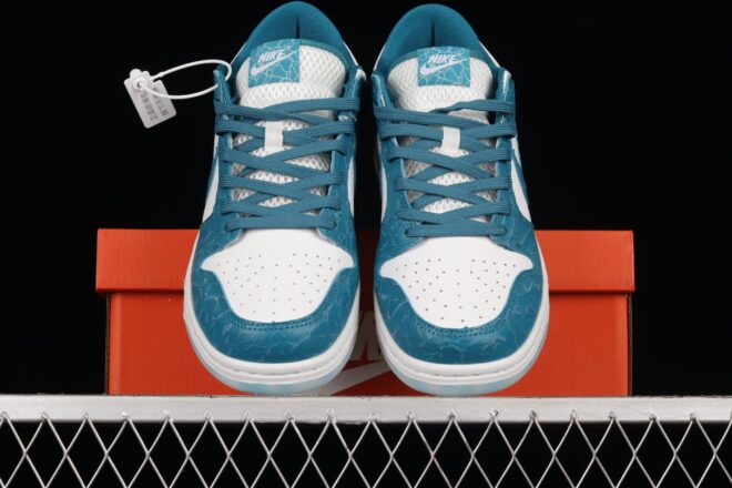 Nike Dunk Low, Ocean (W) - Image 5