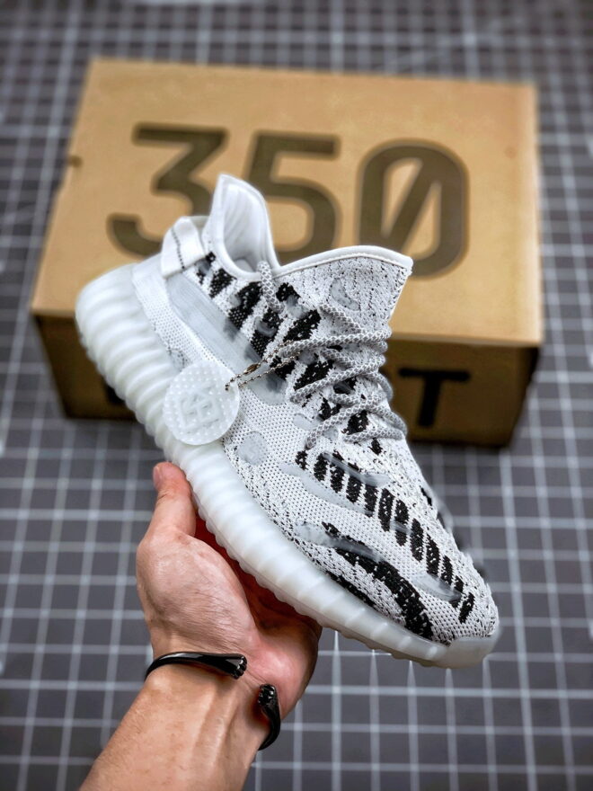 Adidas YEEZY BOOST 350 V3 - Image 7