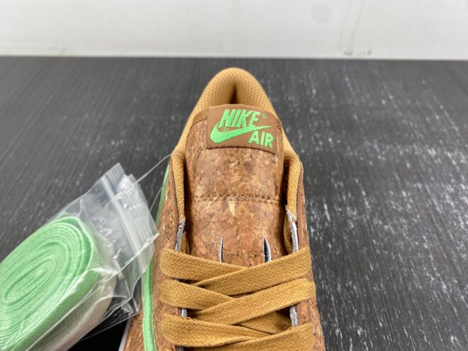 Travis Scott x Air Jordan 1 Brown and Green - Image 9