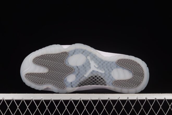 Jordan 11 Retro Low, Cool Grey - Image 9