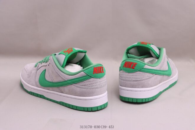 Nike SB Dunk Low Medusa - Image 10