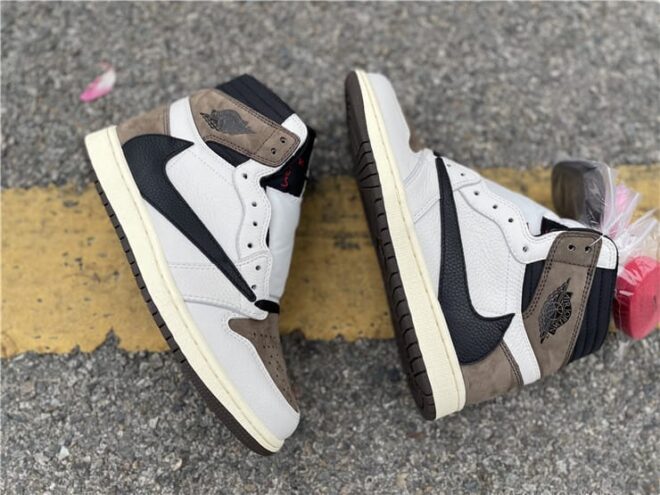 Jordan 1 Retro High Travis Scott Reverse Mocha - Image 2