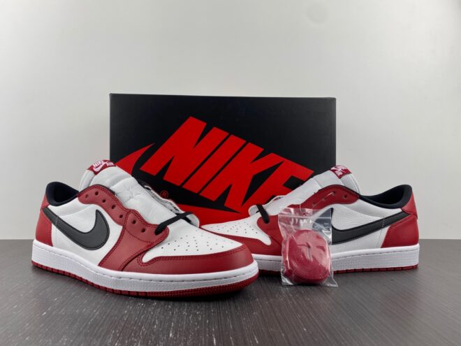 Jordan 1 Retro Low Chicago (2016) - Image 2