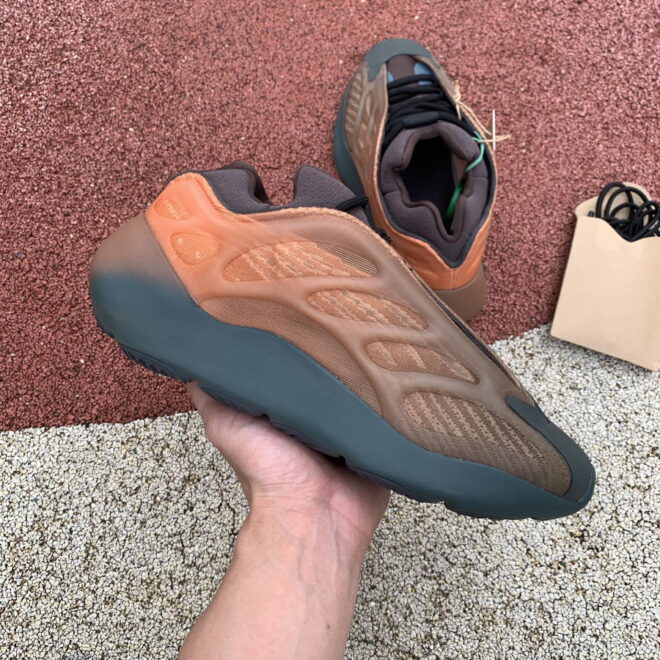 adidas Yeezy 700 V3 Copper Fade - Image 5