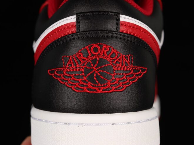 Jordan 1 Low, Bulls - Image 4