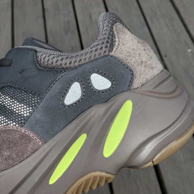 adidas Yeezy Boost 700 Mauve - Image 6