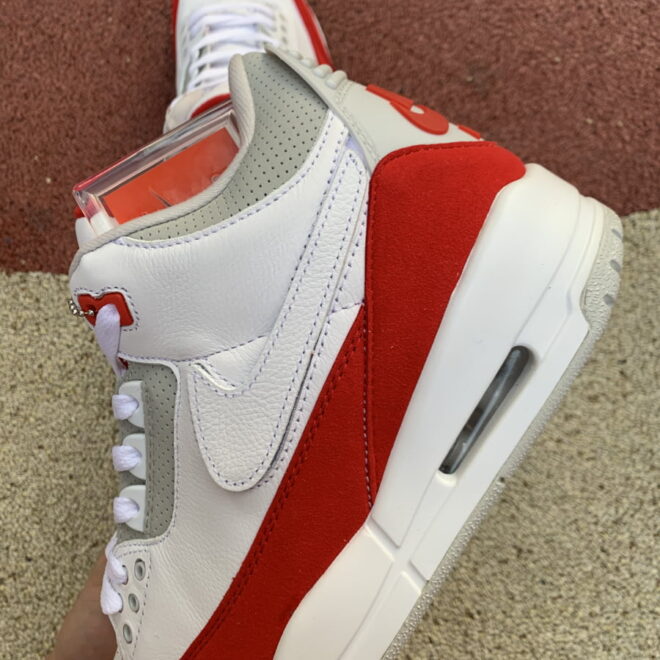 Air Jordan 3 Retro Tinker White University Red - Image 4