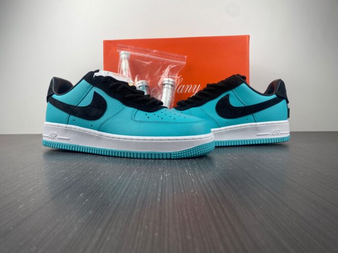 Tiffany & Co. x Nike Air Force 1 Friends and Family - Image 20