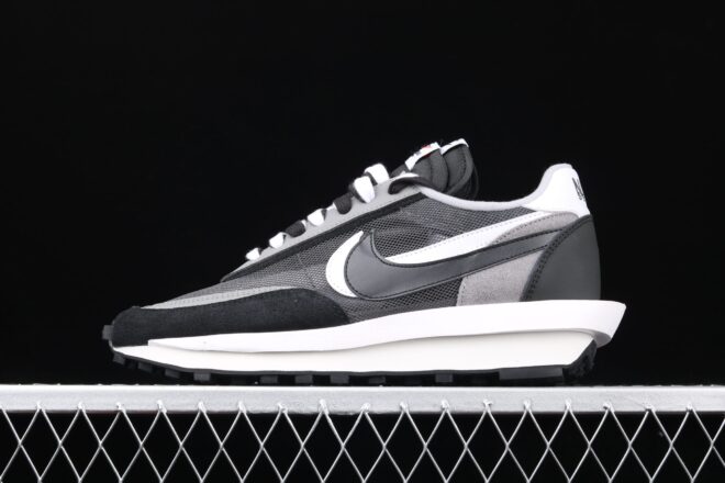 Sacai x Nike LD Waffle Black - Image 15