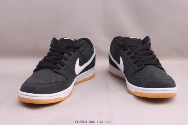 Nike SB Dunk Low Pro Black Gum - Image 10