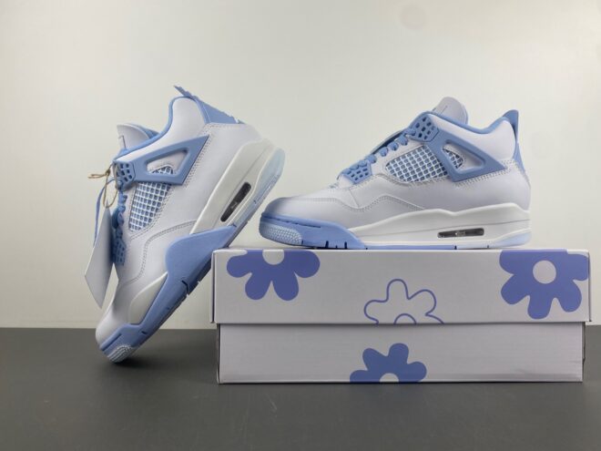 Air Jordan 4 WMNS 'Aluminum.' - Image 3