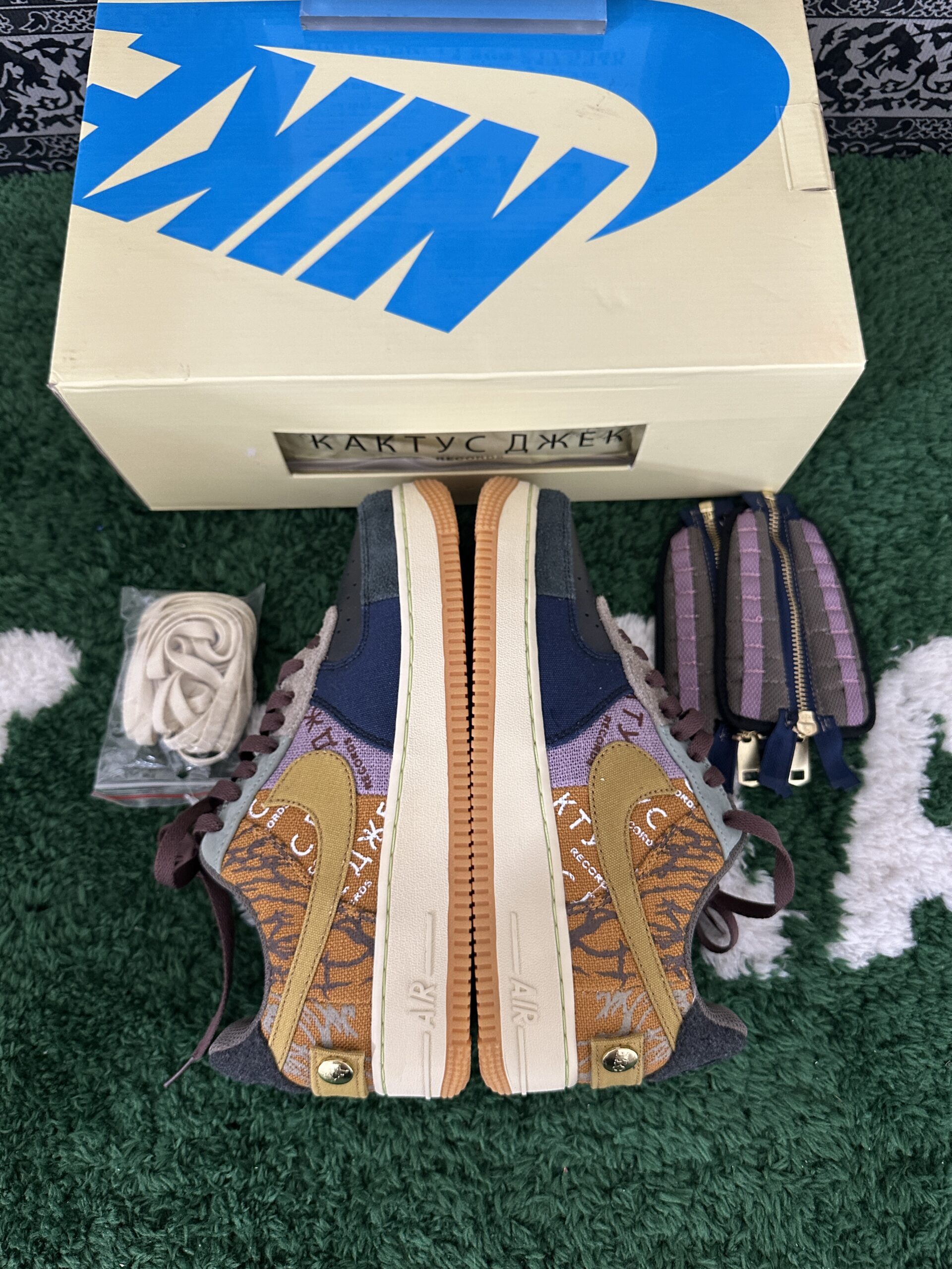 Nike Air Force 1 Low Travis Scott Cactus Jack - Image 7