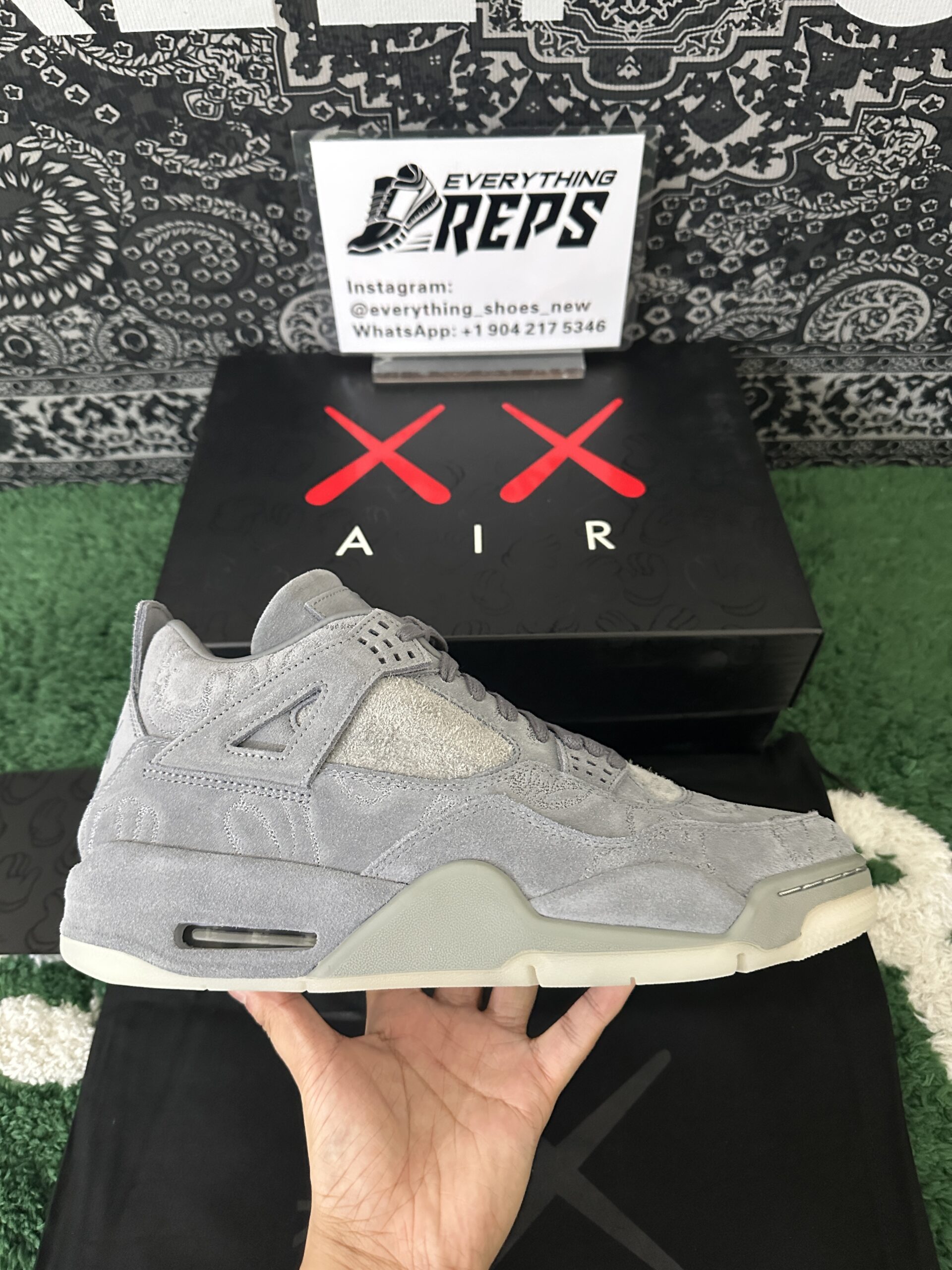 Air Jordan 4 Retro Kaws - Image 4