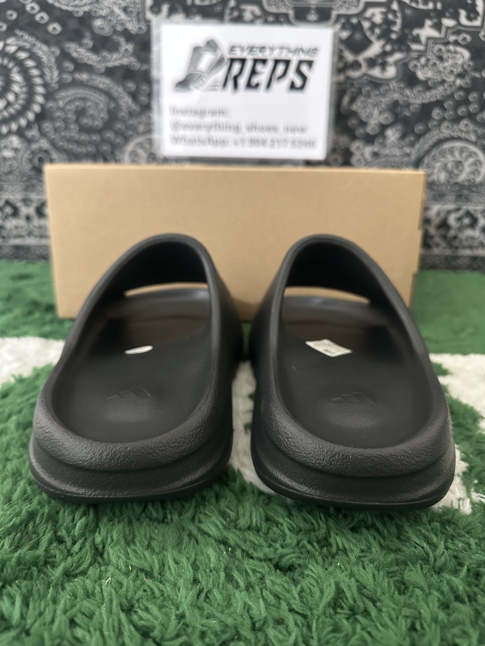 Adidas Yeezy Slide Onyx - Image 4