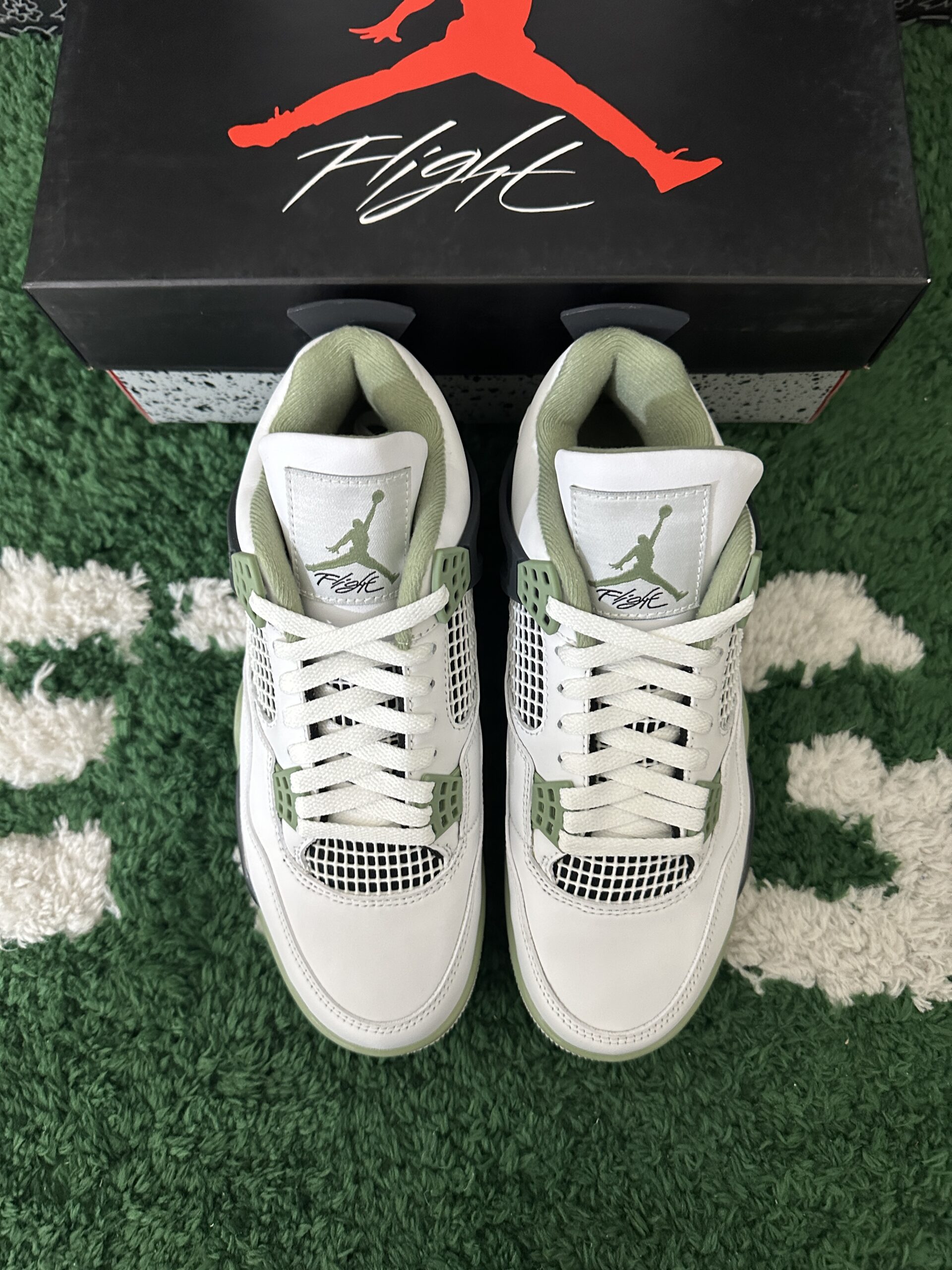 Air Jordan 4 Retro 'Seafoam' - Image 3