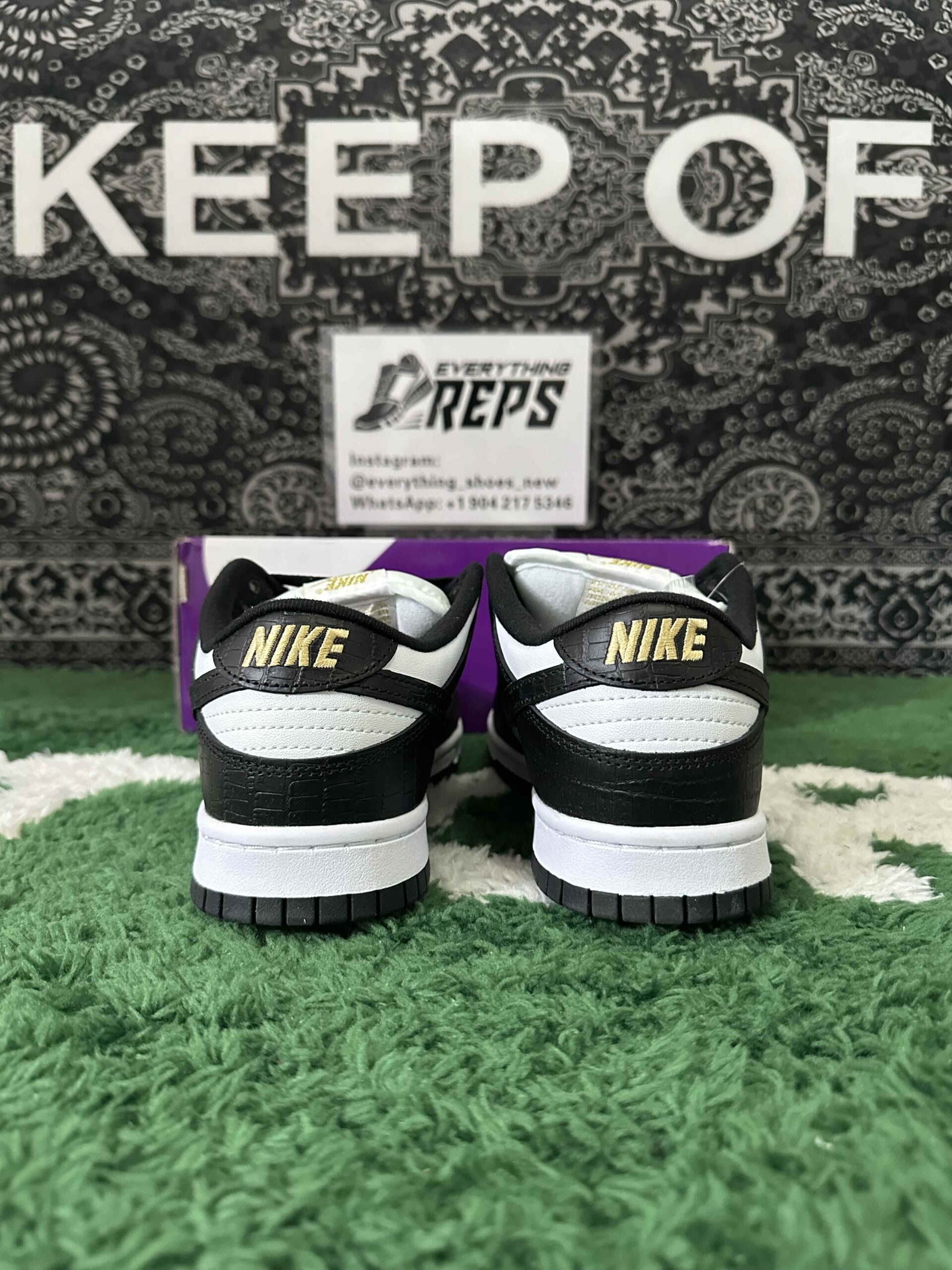 Supreme x Nike SB Dunk Low