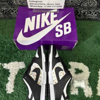 Supreme x Nike SB Dunk Low