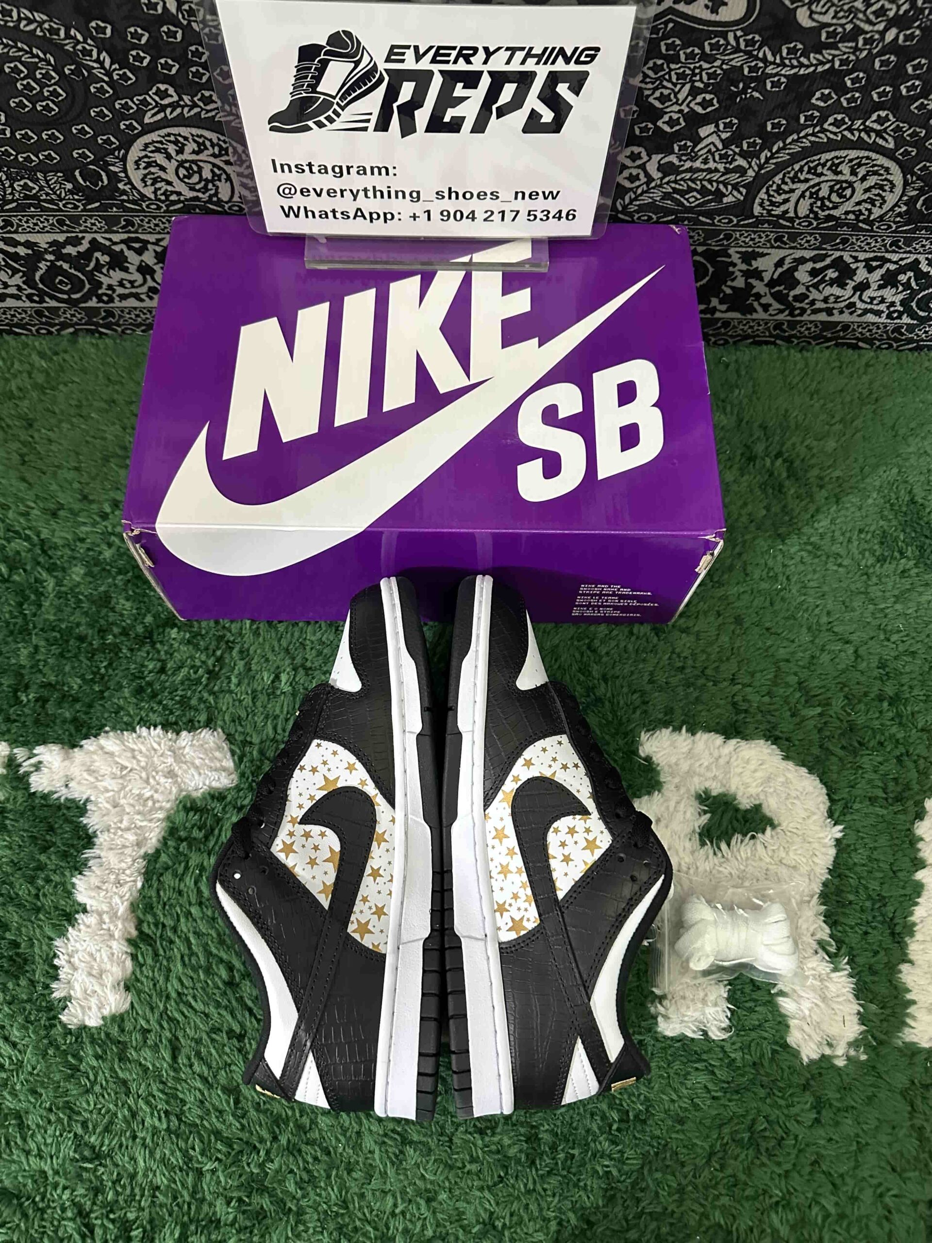 Supreme x Nike SB Dunk Low